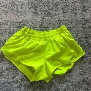 Lululemon Hotty Hot 2.5” Low Rise Shorts